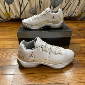 2007 Air Jordan Rising Stars Low ‘White/Metallic Silver’ Size 11.5M Used W/ Box